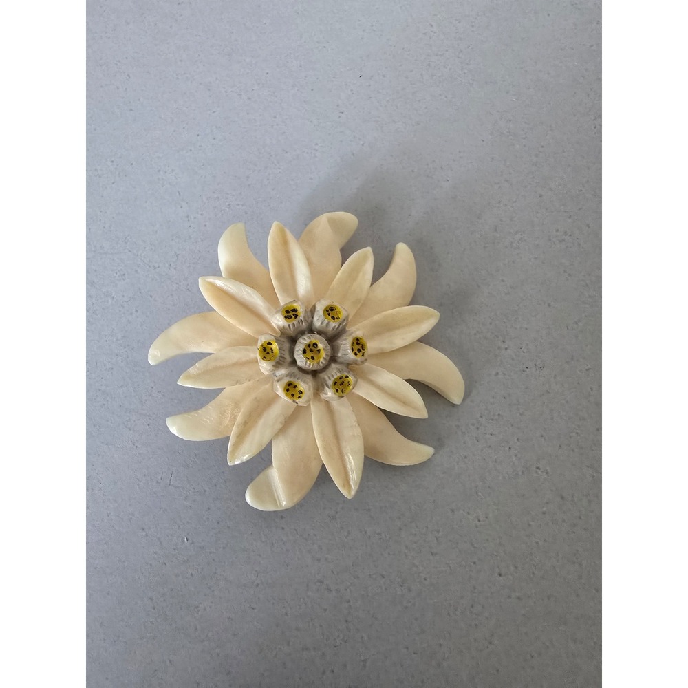 Vintage Carved Edelweiss Flower Brooch Creamy White Alpine Folk Art Pin